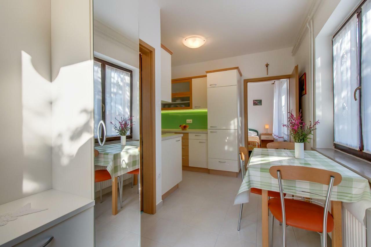Apartment Simona Mali Losinj Luaran gambar